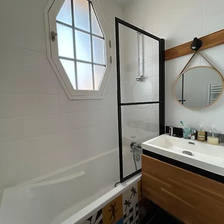 Holiday home Caen, Tres Jolie Maison A Deux Pas Du Memorial Caen