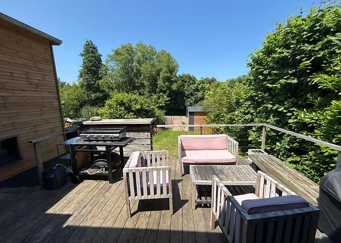 Semesterbostad Caen, Tres Jolie Maison A Deux Pas Du Memorial Caen