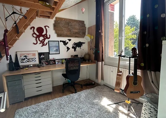 Semesterbostad Caen, Tres Jolie Maison A Deux Pas Du Memorial *